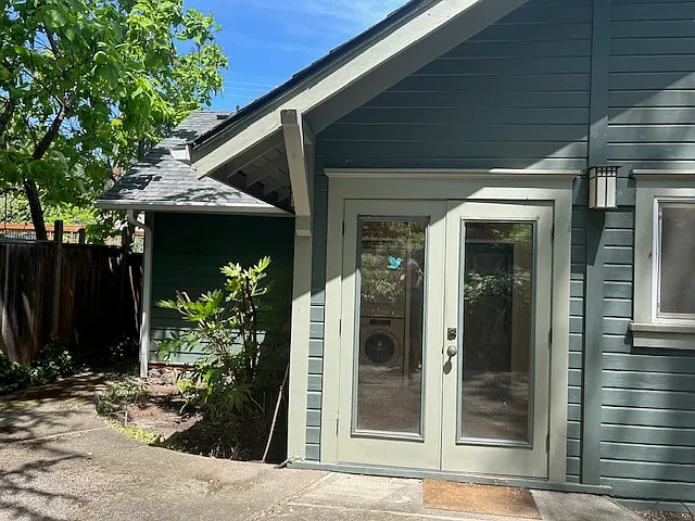 372 Iowa St — Photo 11