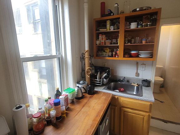 3rd image of 77 Mulberry St #12