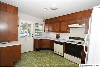 2nd image of 607A Lake Point Dr