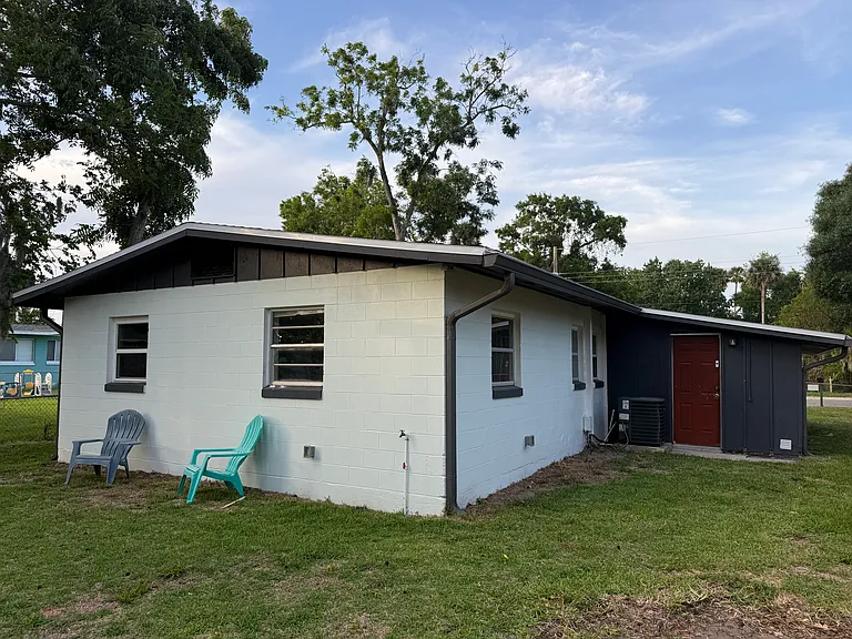 214 Graham St — Photo 35
