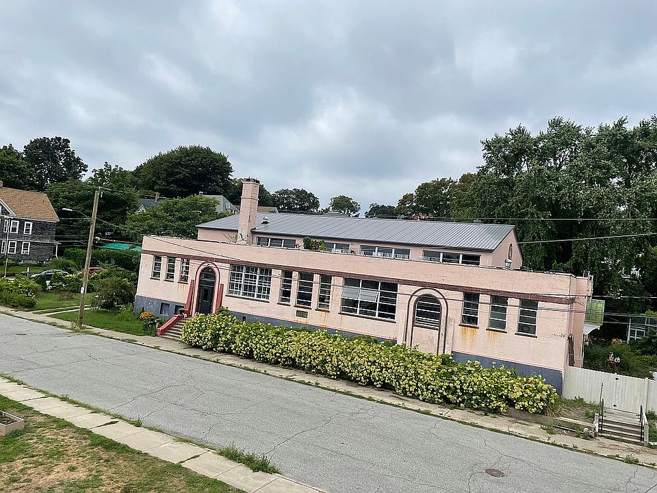 2nd image of 25 Riverview Ave
