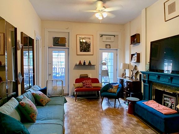 3rd image of 157 W 72nd St #3B
