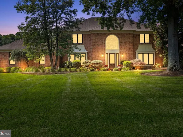 72 Hidden Cove Dr, Churchville, PA 18966