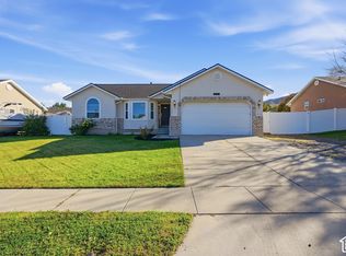 5221 W Elk Horn Peak Dr, Riverton, UT 84096