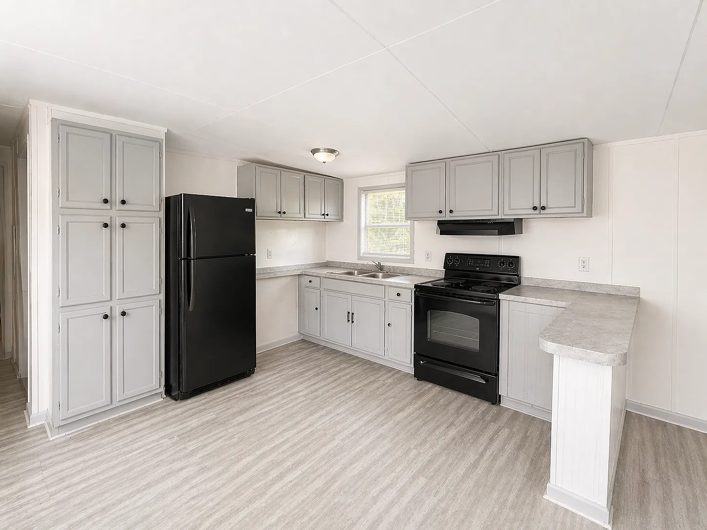 3 bed, 2.0 bath, $1,200 — Photo 2