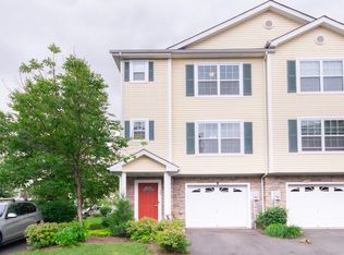12 Liam St, Somerset, NJ 08873