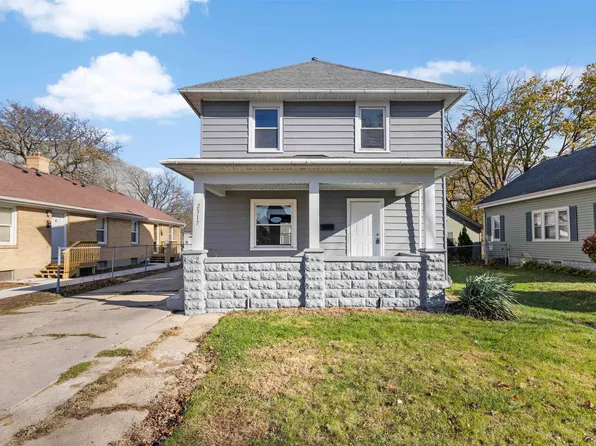 2317 Logan St, Rockford, IL 61103