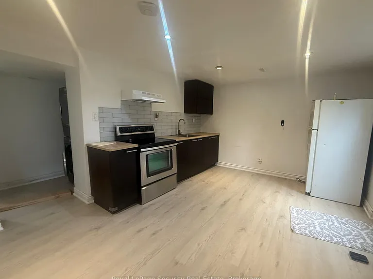 688 Tennyson Ave — Photo 6