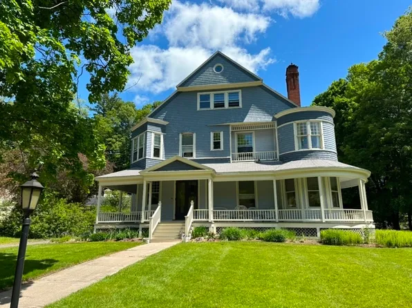 10 N Main St #5, Williamsburg, MA 01096