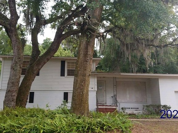 4th image of 8656 Emerald Isle Cir S