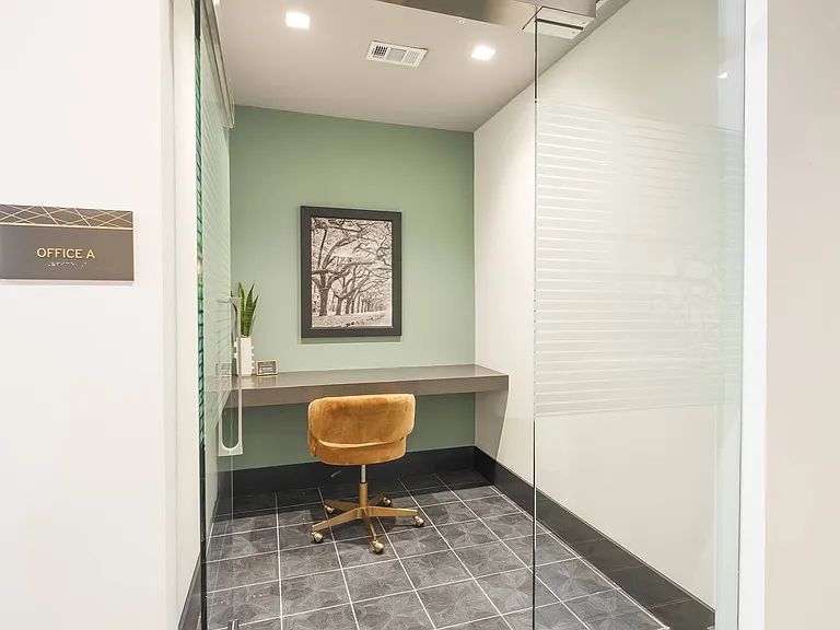 Capital Collective Luxury Apartments — Photo 8