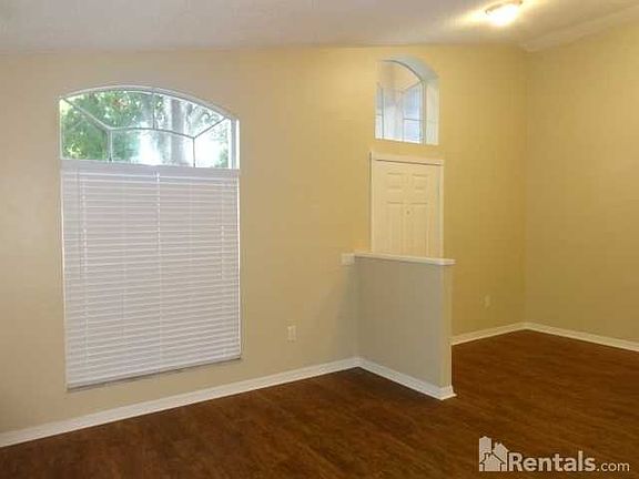 2nd image of 318 Sonoma Dr