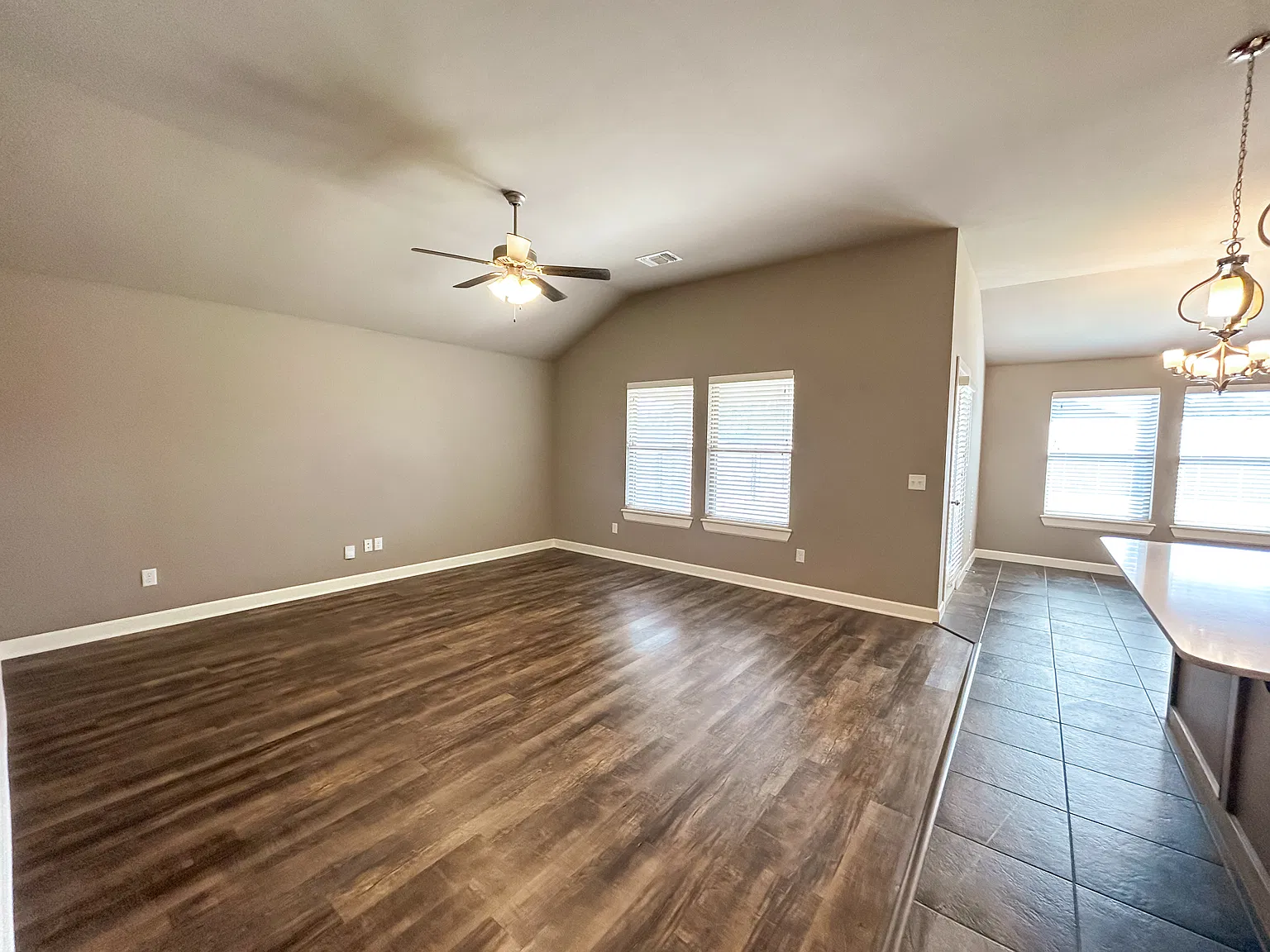 3 bed, 1416 sqft, $1,700 — Photo 4