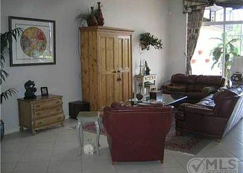 3rd image of 10702 Greenbriar Villa Dr