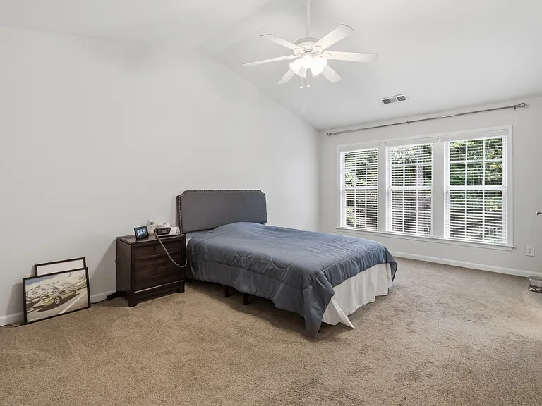 105 Finchley Dr — Photo 22