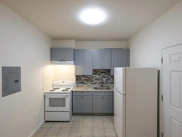 127 Intervale St #3 — Photo 4