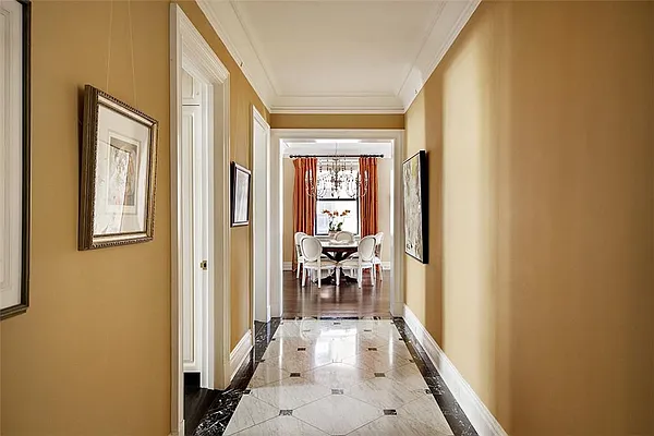 Sold by R New York | media 10