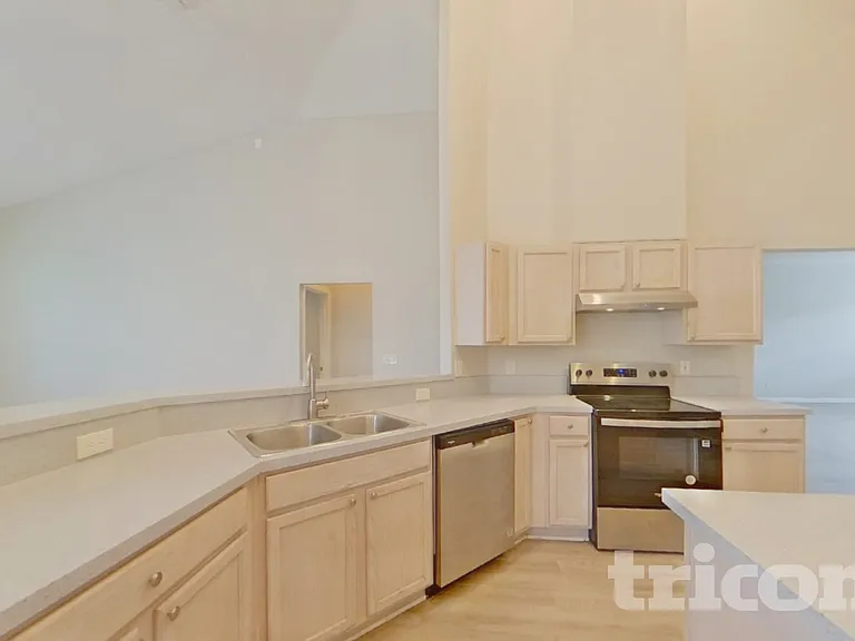 3264 Abbeyfield Dr E — Photo 6