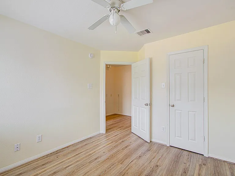 3815 Shire Valley Dr — Photo 16