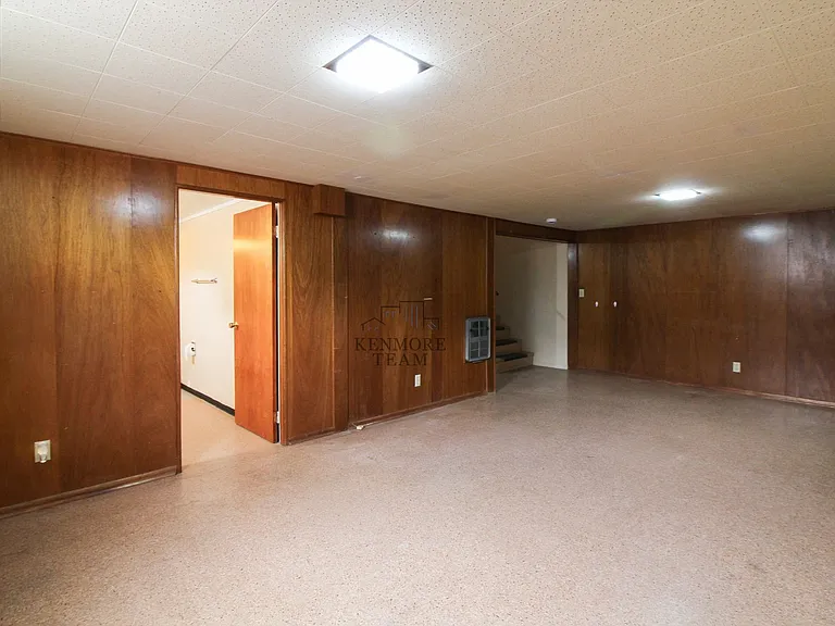 1005 Thayer Dr — Photo 9