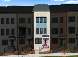 2686 River Birch Rd, Herndon, VA 20171