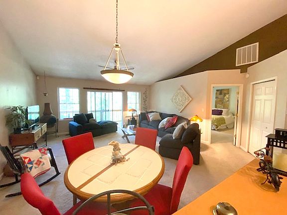 3rd image of 23 Grist Mill Dr