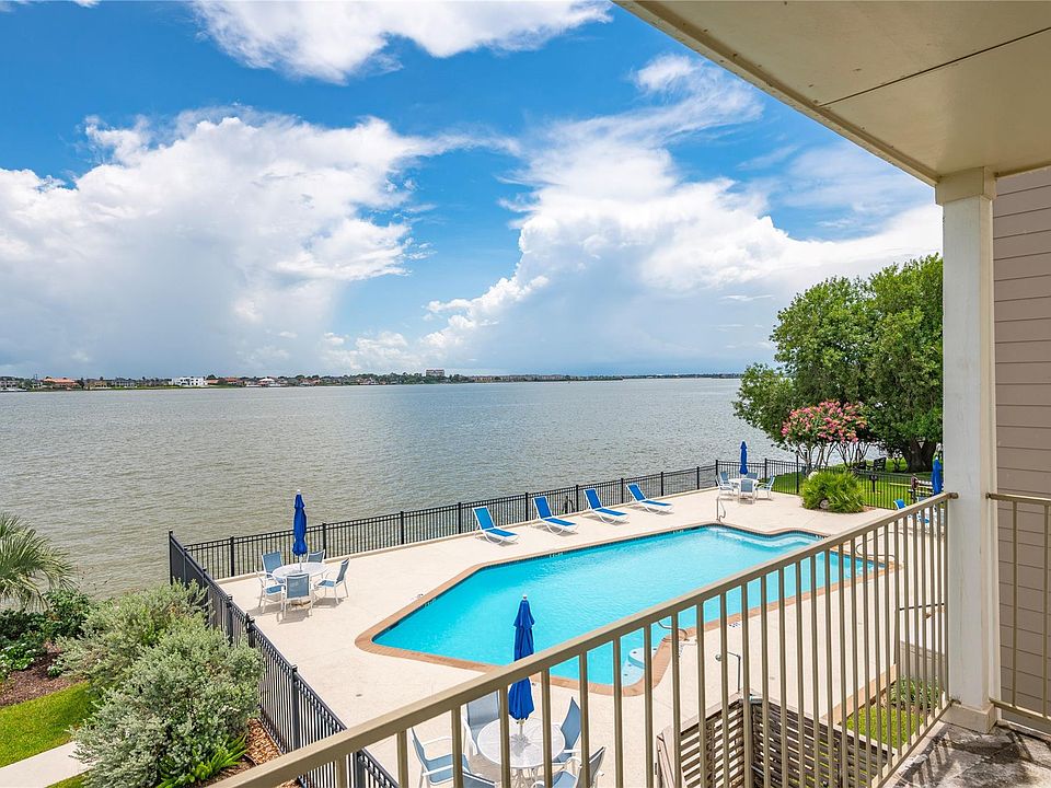 1st image of 200 Yacht Club Ln #200