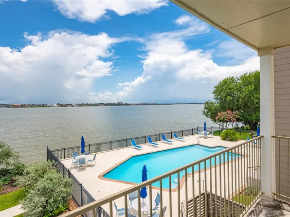200 Yacht Club Ln #200, Seabrook, TX 77586