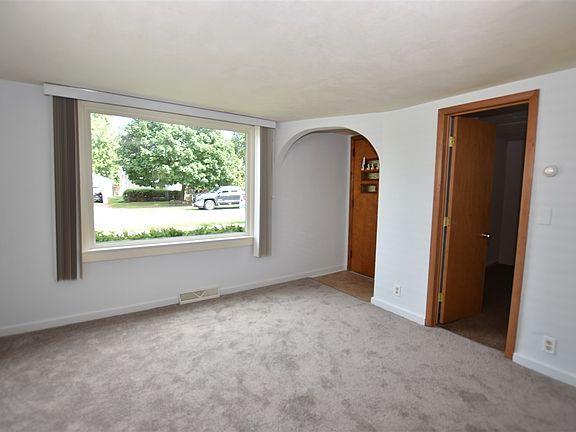 3rd image of 1711 Ontario St