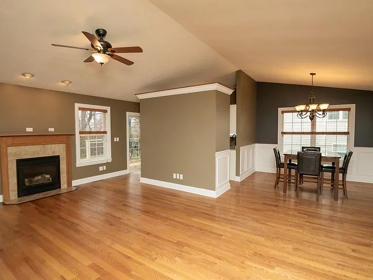 405 Galway Dr — Photo 3