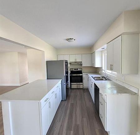 2nd image of 292 W Arbor Ave