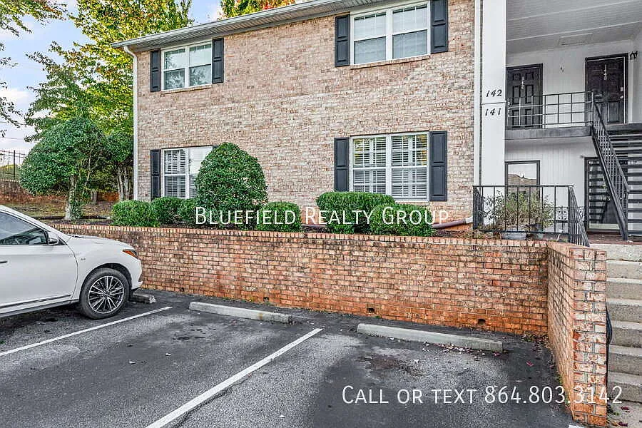 Spacious 2-Bedroom, 2-Bath Condo with Covered Sunroom & Resort-Style Amenities $1,550/mo rent — Photo 4