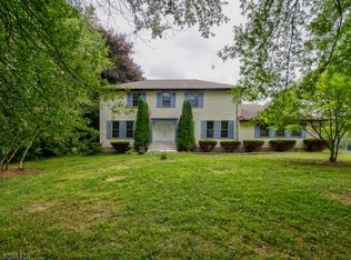 34 Valley Rd, Hampton, NJ 08827