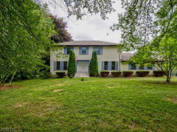 34 Valley Rd, Hampton Boro, NJ 08827