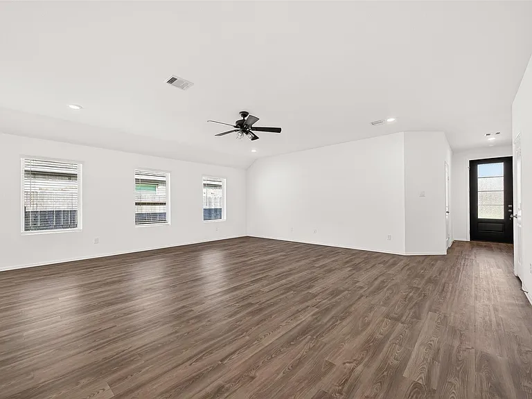 22215 Scarlino Dr — Photo 12