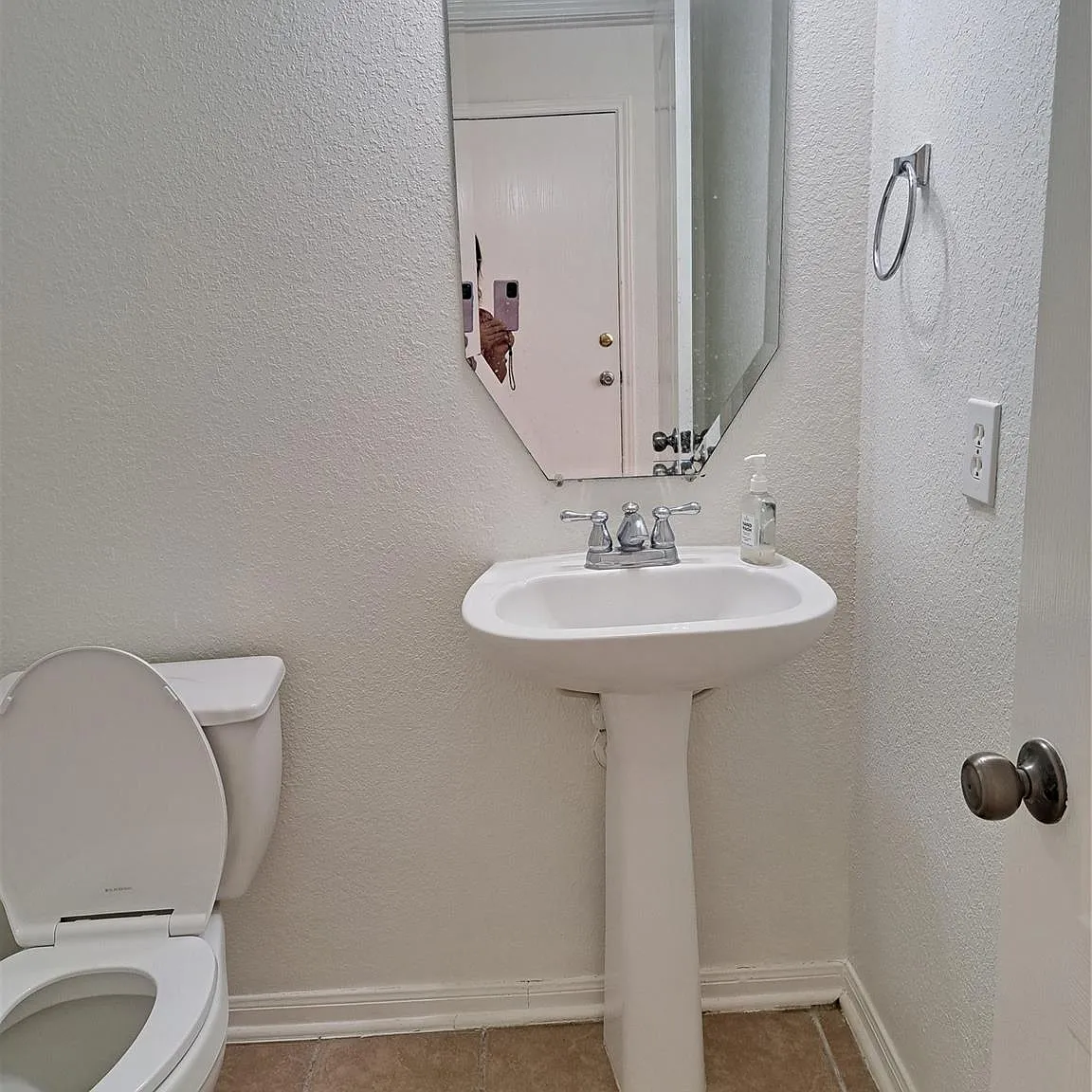 3 bed, 2.5 bath, 1547 sqft, $1,785 — Photo 4