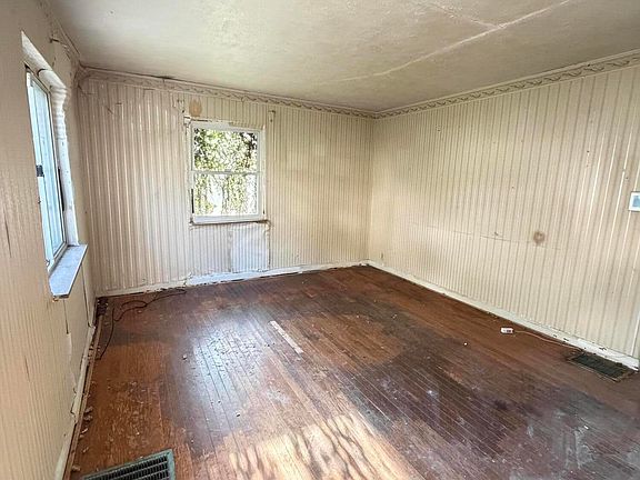 2nd image of 23 Laycock Ln