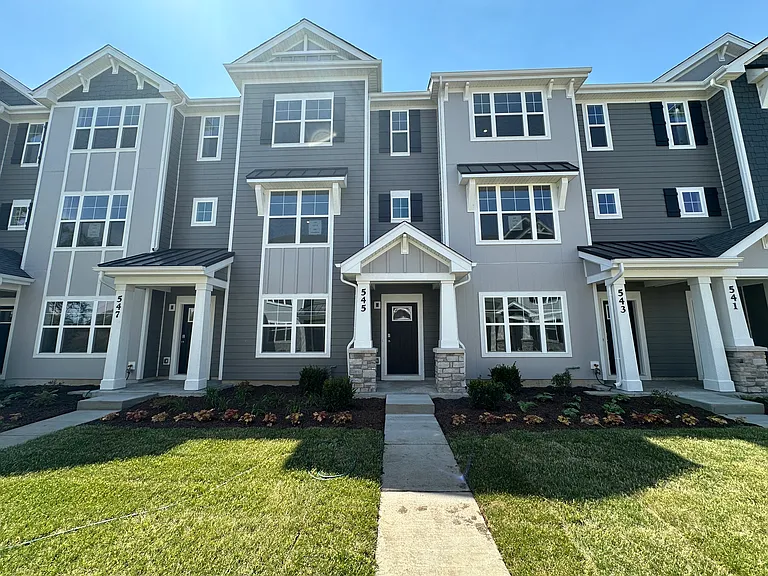 545 Yosemite Way — Photo 1