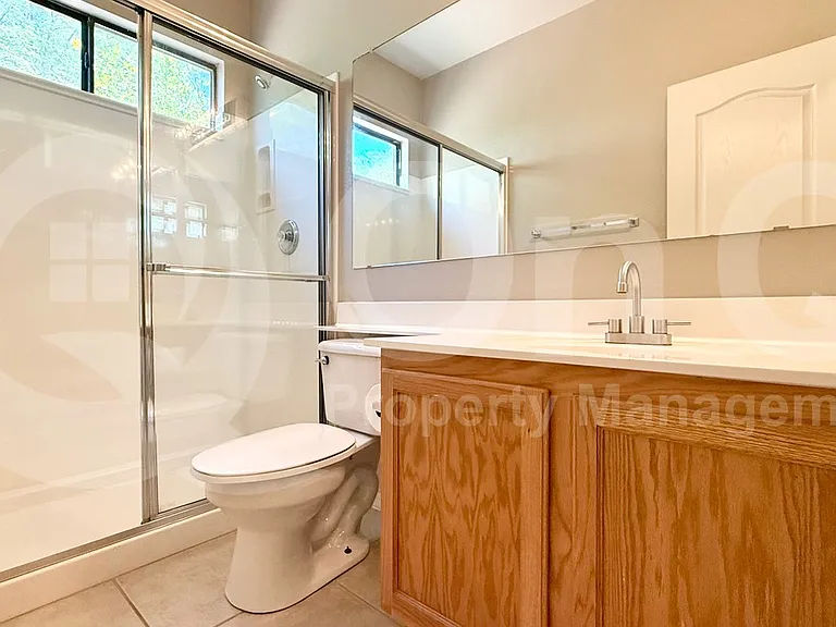 7208 S 30th St — Photo 17