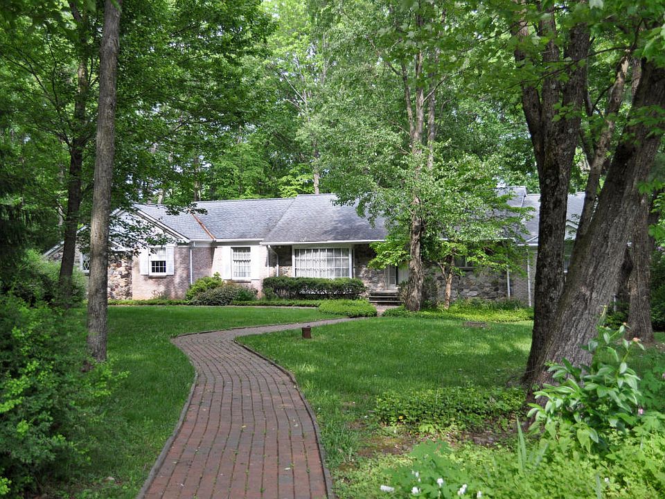 1st image of 113 Karyleigh Ct