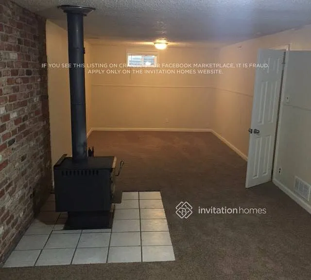 1351 Oswego St — Photo 32