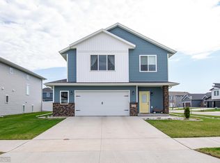 5255 11th St W, West Fargo, ND