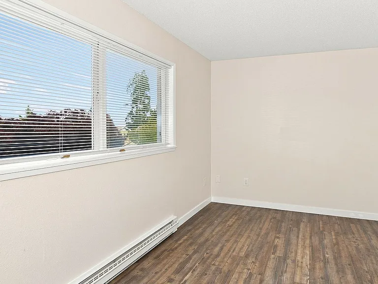 1002 N J St #7 — Photo 8