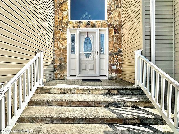 3rd image of 855 Miller Ave