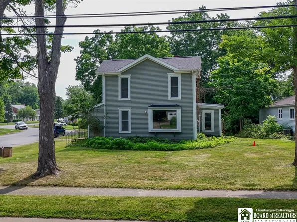 311 Central Ave, Fredonia, NY 14063