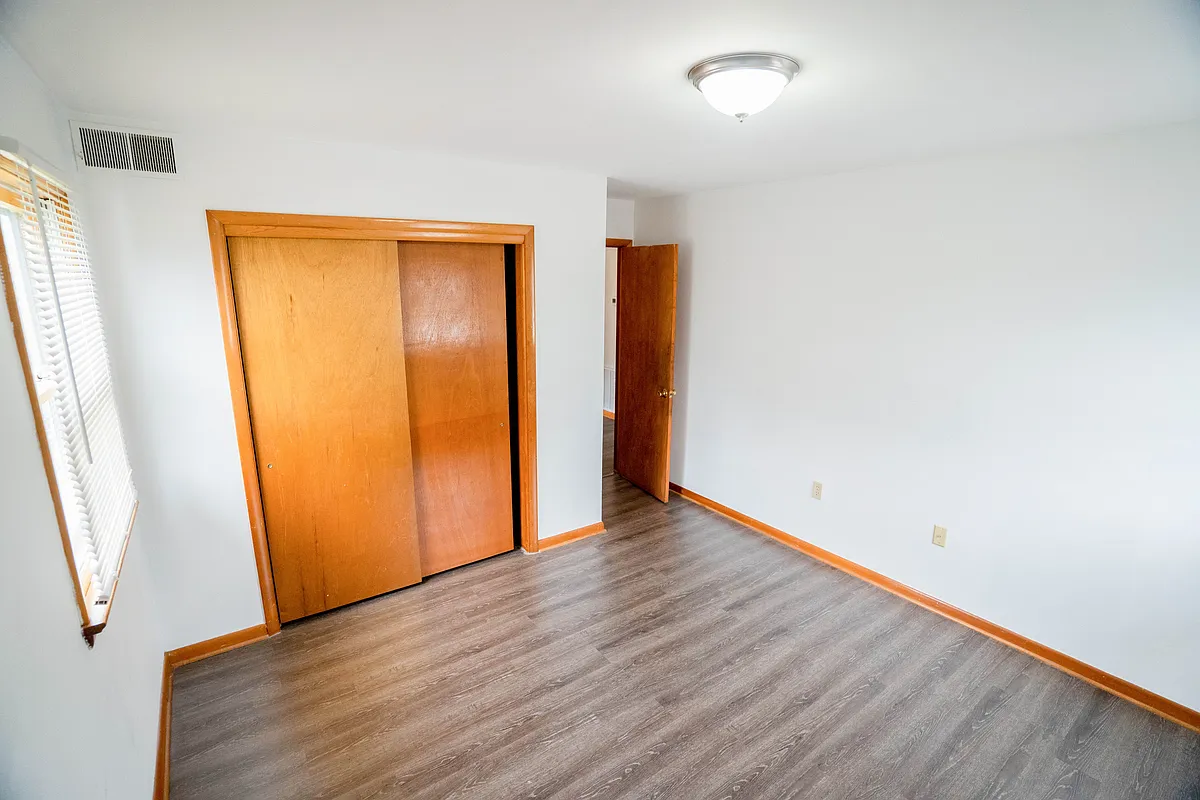Building Photo - 612 W Patrick St #11
