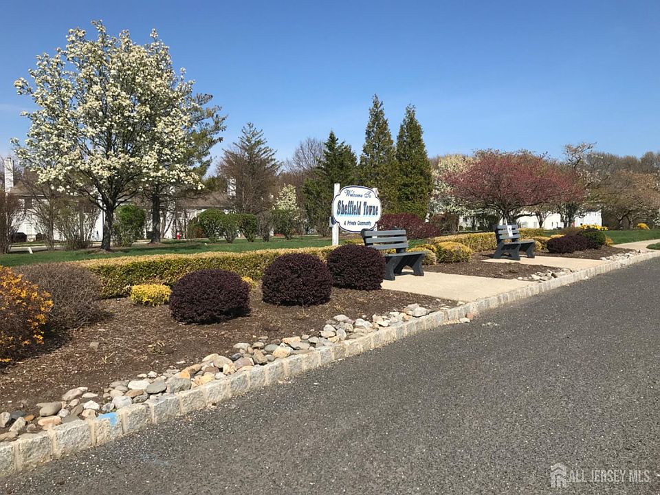 1st image of 7 Sierra Ct