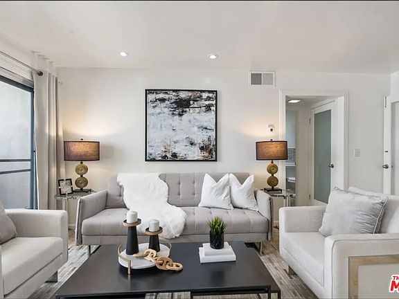 5th image of 1021 N Crescent Heights Blvd APT 207