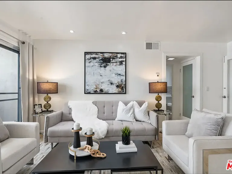1021 N Crescent Heights Blvd #207 — Photo 5