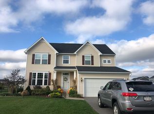 4987 Cloverleaf Ln, Lockport, NY 14094